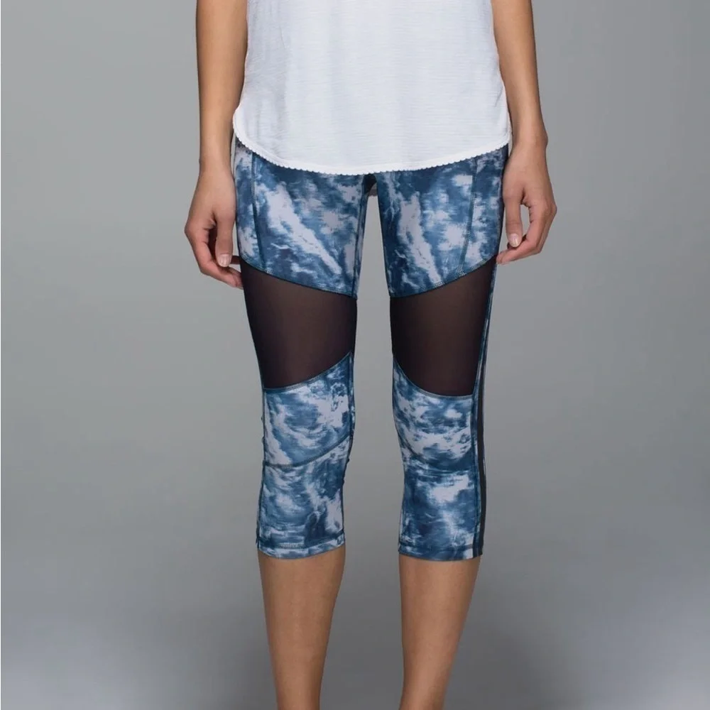 Lululemon Mesh With Me Crop Sea Side Silver Fox Alberta Lake Naval Blue Capris